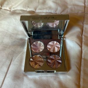 Marilyn Monroe X Revolution